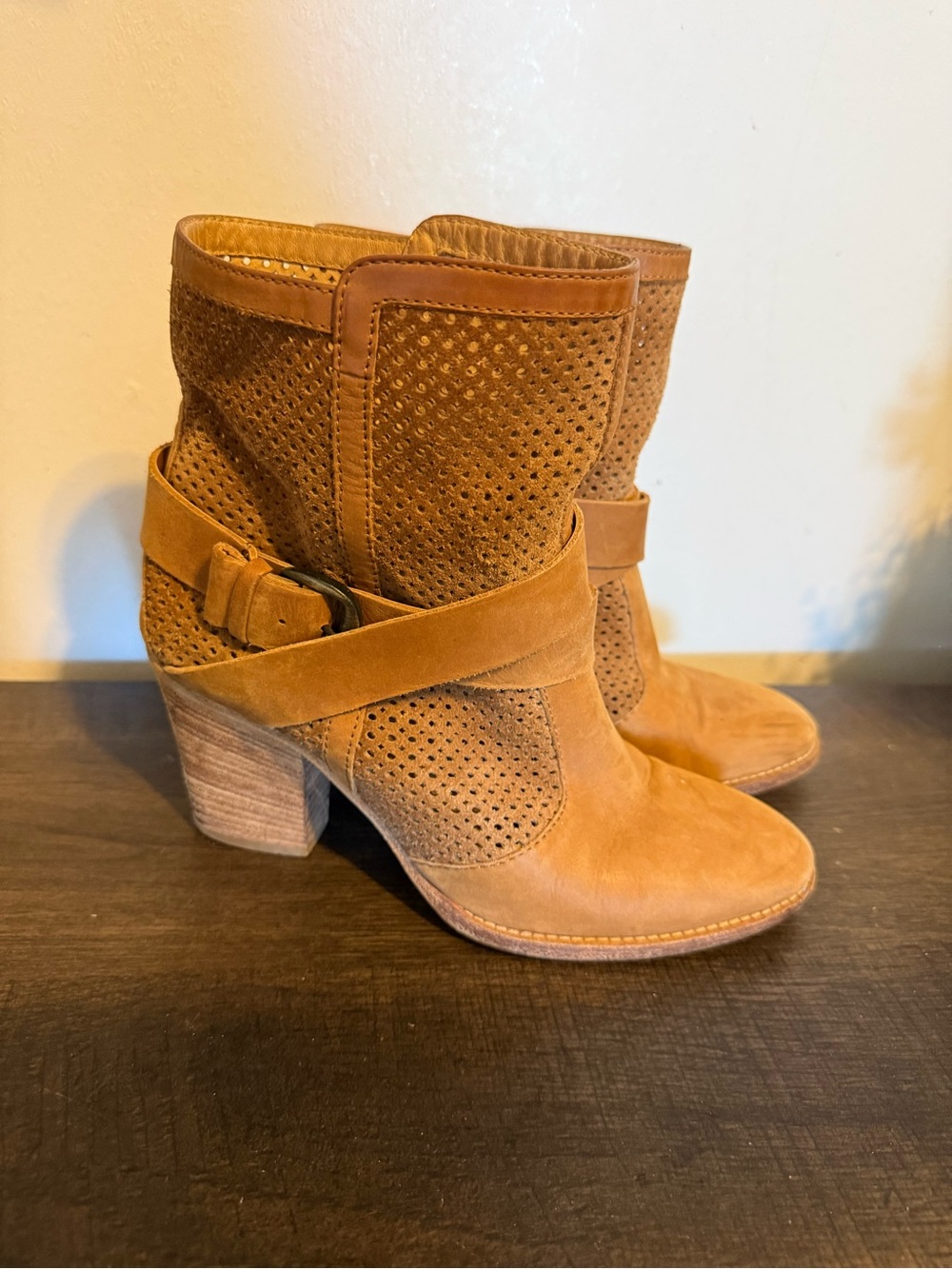 Aquatalia Marvin K Fawn Tan Leather Ankle Boots
